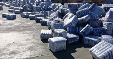 Stire din Eveniment : Peste 10.000 de perechi de șosete, importate din China, confiscate în port