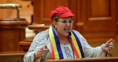 Stire din Politică-Administrație : Scandal la uşa CCR! Diana Șoșoacă i-a jignit pe judecătorii Curții Constituționale