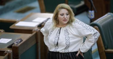Stire din Politică-Administrație : Diana Şoşoacă: „Voi candida la preşedinţia României”
