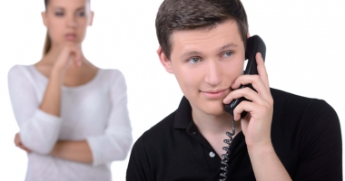 Tipic femeiesc. Suspiciuni la orice pas