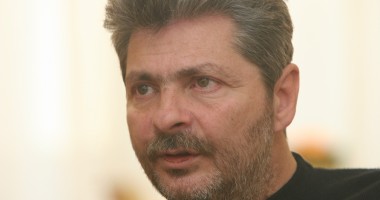 Stire din Eveniment : Plagiatul îl costă pe Vîntu eliberarea anticipată