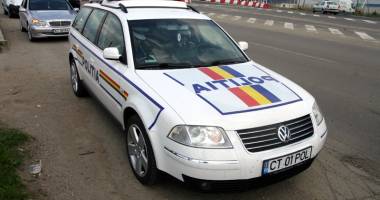 Stire din Eveniment : VIDEO / Spaima șoselelor. Recidivist băut și fără permis, la plimbare cu o mașină furată