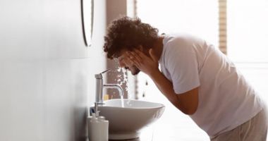 Stire din Sănătate : Igiena corectă a feței este primul pas spre un ten sănătos și luminos