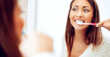 Stire din Sănătate : Plămânii pot fi alterați de o igienă orală precară!