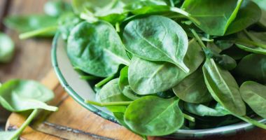 Spanacul, o buruiană plină de antioxidanți, vitamine și minerale