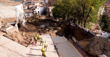 Stire din Eveniment : "A venit ca un tsunami", "Părea sfârşitul lumii". Mărturii cutremurătoare după inundaţiile din Valencia