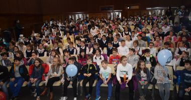 Stire din Cultură-Educație : Atenție, părinți! Se reia spectacolul "Califul barză"