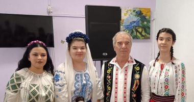 Stire din Social : Spectacol de muzică populară, pregătit special pentru beneficiarii Centrului „Armonia”