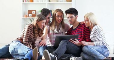 Stire din Cultură-Educație : Spectacolul "Incoruptibilii", în această seară, online, pentru constănțeni