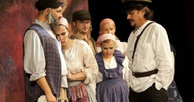 Stire din Cultură-Educație : "Scripcarul pe acoperiș" vă așteaptă la teatru