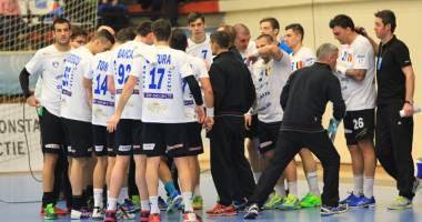 Spectacol dramatic! HCM a debutat cu o remiză în grupele Cupei EHF - 5