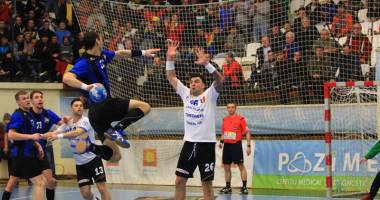 Spectacol dramatic! HCM a debutat cu o remiză în grupele Cupei EHF - 7