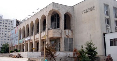 Stire din Cultură-Educație : Spectacole în premieră la Casa de Cultură