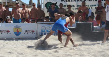Spectacol pe plaja Laguna din Mangalia. 200 de luptători au venit la mare pentru a câștiga titlul de campion național - 5