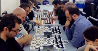 Spirite încinse între șahiști!  A aruncat cu piesele în adversar - 2