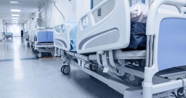 Stire din Eveniment : Adolescentă de 13 ani, AGRESATĂ SEXUAL PE PATUL DE SPITAL