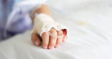 A murit fetița care la 12 ani cântărea doar 6 kilograme