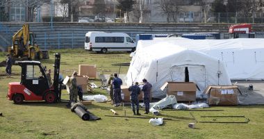 GALERIE FOTO / Spitalul militar mobil prinde contur, pe stadionul "Portul". Pregătiri pentru scenariul 4 - 3