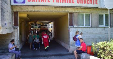 Stire din Social : Spitalul Județean, luat cu asalt de turiști. Constănțenii, invitați să mai stea pe-acasă