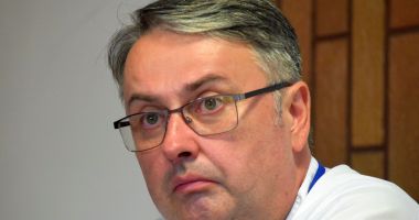Stire din Social : Dr. Cătălin Grasa: "Nimeni nu se gândea că vom arăta ca un spital de boli infecțioase"