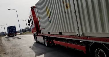 Scenele din filme devin realitate, la Constanța. Spital militar modular pe stadionul "Portul" - 4