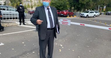 Doctorii Spitalului de Boli Infecțioase, reuniți în curtea unității medicale: "Vrem să ne reluăm activitatea în condiții de siguranță!" - 3