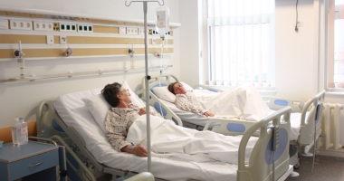 Stire din Social : Spitalul Județean, sufocat  de pacienți. "E nevoie urgentă  de un spital materno-infantil!"