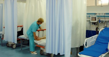 Stire din Sănătate : Cum pot fi arși la buzunare medicii constănțeni