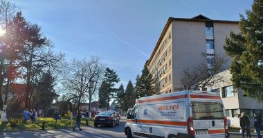 Un adolescent a murit la spital pentru că nu a fost operat la timp. A așteptat să vină o ambulanță de la 200 de km