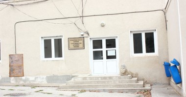 UPDATE - Incendiu la Clinica de Neuropsihiatrie de la Palazu Mare. Trei pacienți arși, transferați la București cu elicopterul SMURD - 2