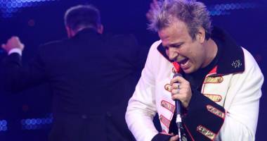 Stire din Cultură-Educație : Dan Helciug  și Spitalul  de Urgență  fac atmosferă  la Clubul Doors