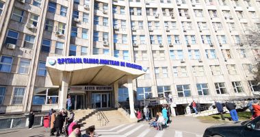 Stire din Social : Directorul Spitalului Județean Cătălin Grasa: "Trenul spre București circulă și invers"