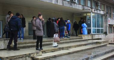 Stire din Sănătate : "Minciuni sfruntate! M-au pus să-mi cumpăr până și lama cu care m-au tăiat și era 50 bani bucata". Ce spun constănțenii despre situația din Spitalul Județean Constanța