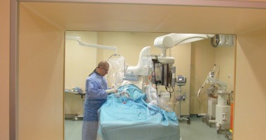 Stire din Sănătate : Spitalul Județean primește fonduri  pentru tratarea cardiacilor