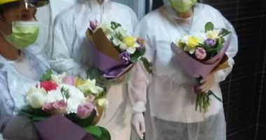 Flori pentru cadrele medicale din triajul epidemiologic de la Spitalul Mangalia - 2