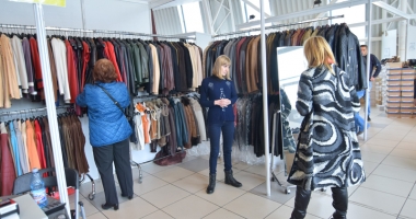 Stire din Economie : Splendorile din piele și blană de la TINIMTEX au atras sute de constănțeni