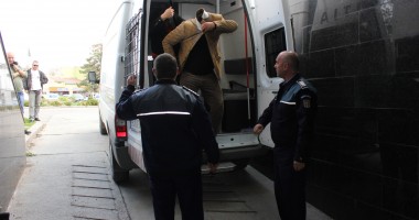 Angajatul SPIT și complicele său, prezentați judecătorilor - 1