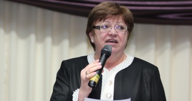 Stire din Sport : Elena Frîncu, distinsă cu "Colanul Olimpic", pentru întreaga activitate în slujba sportului