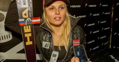 Stire din Sport Internațional : Anna Fenninger a câștigat slalomul uriaș de la Are (Suedia)