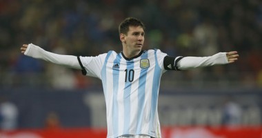 Stire din Sport Internațional : Fotbal: Messi a criticat starea gazonului de la București