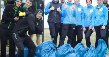 Stire din Sport : Sportivii de la BC Athletic și CSU Neptun au curățat "Constanța noastră"