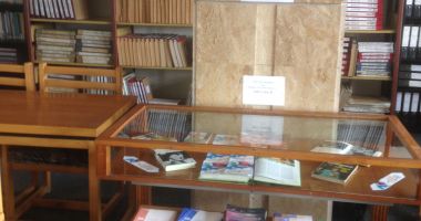 Stire din Cultură-Educație : Sportivii români, elogiați de Biblioteca Județeană