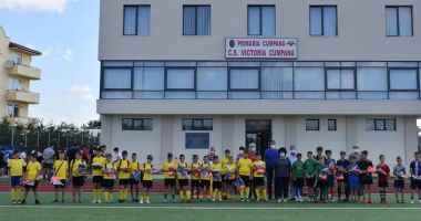 Sportivii din comuna Cumpăna au primit echipamente sportive - 2
