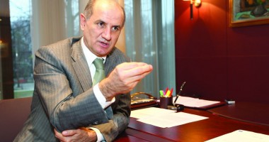 Stire din Sport : George Copos a ieșit prin partea din spate a locuinței sale, urmând să se predea