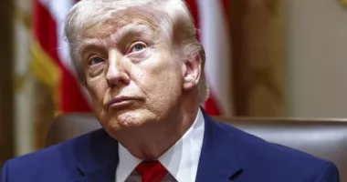 Stire din Actualitate : Trump promite sprijin economic Ungariei dacă Viktor Orban câștigă alegerile