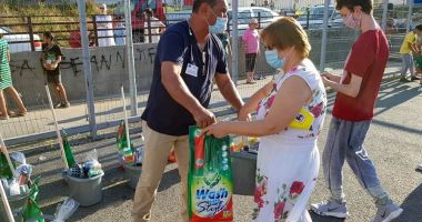 Stire din Politică-Administrație : Sprijin de la autoritățile locale pentru persoanele nevoiașe din cartierul "Henri Coandă"