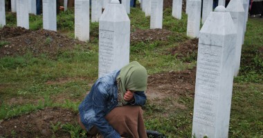 Stire din Actualitate : Președintele Serbiei, scuze pentru masacrul de la Srebrenița