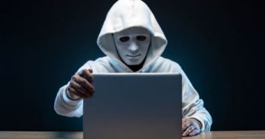 Stire din Eveniment : Site-ul SRI, victima atacurilor cibernetice ale hackerilor. „Astfel de atacuri au loc în permanență”