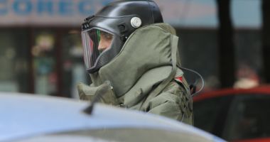 Stire din Eveniment : Alertă cu bombă la Curtea de Apel! Pirotehniştii intervin de urgenţă
