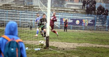 Stire din Sport : SSC Farul a câștigat "derby-ul renașterii" cu Academia Rapid